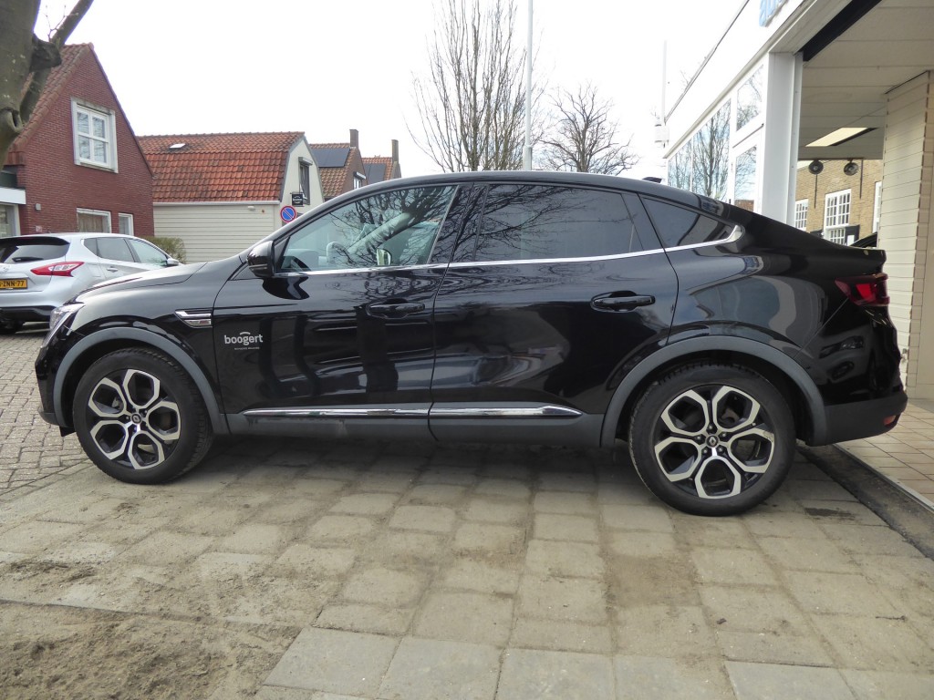 RENAULT-ARKANA-1.6 E-Tech Hybrid 145 Intens