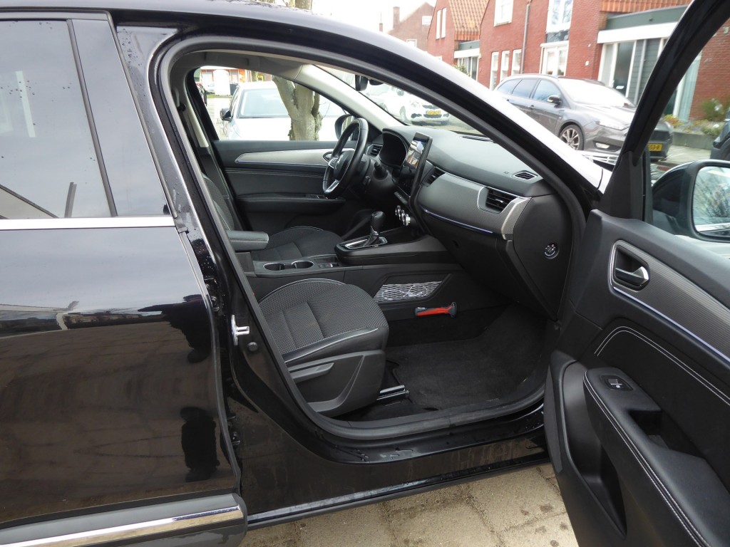RENAULT-ARKANA-1.6 E-Tech Hybrid 145 Intens