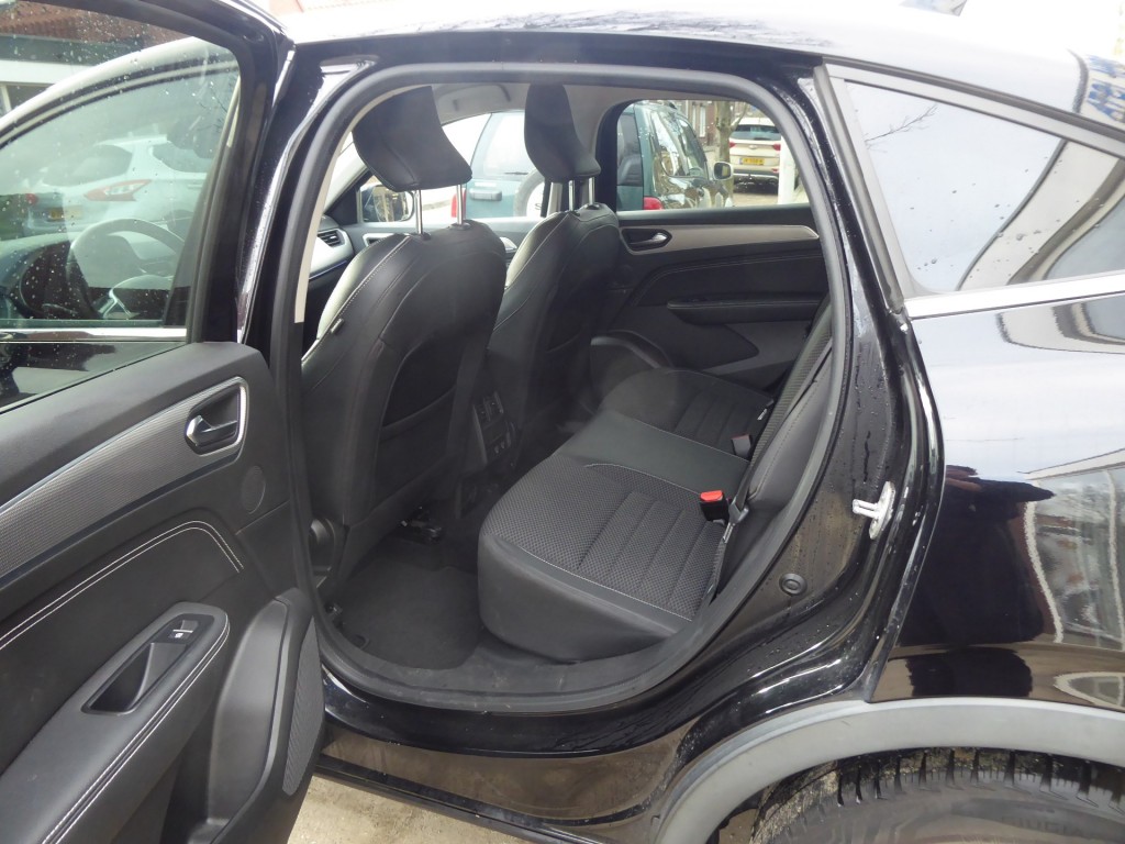 RENAULT-ARKANA-1.6 E-Tech Hybrid 145 Intens