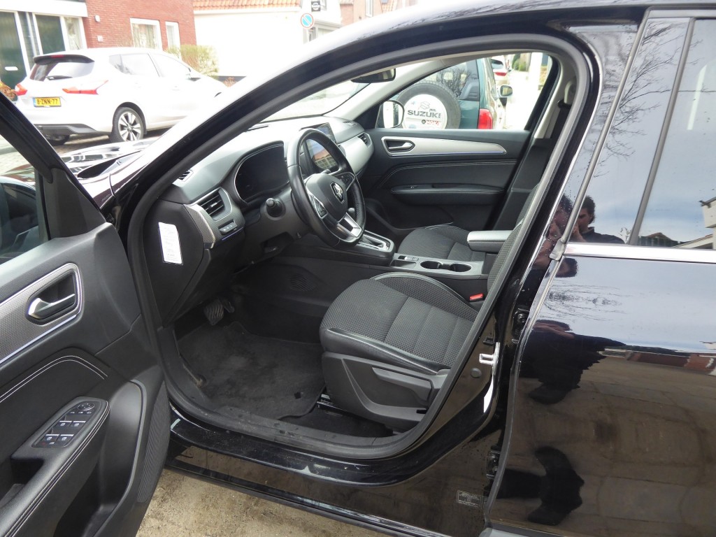 RENAULT-ARKANA-1.6 E-Tech Hybrid 145 Intens