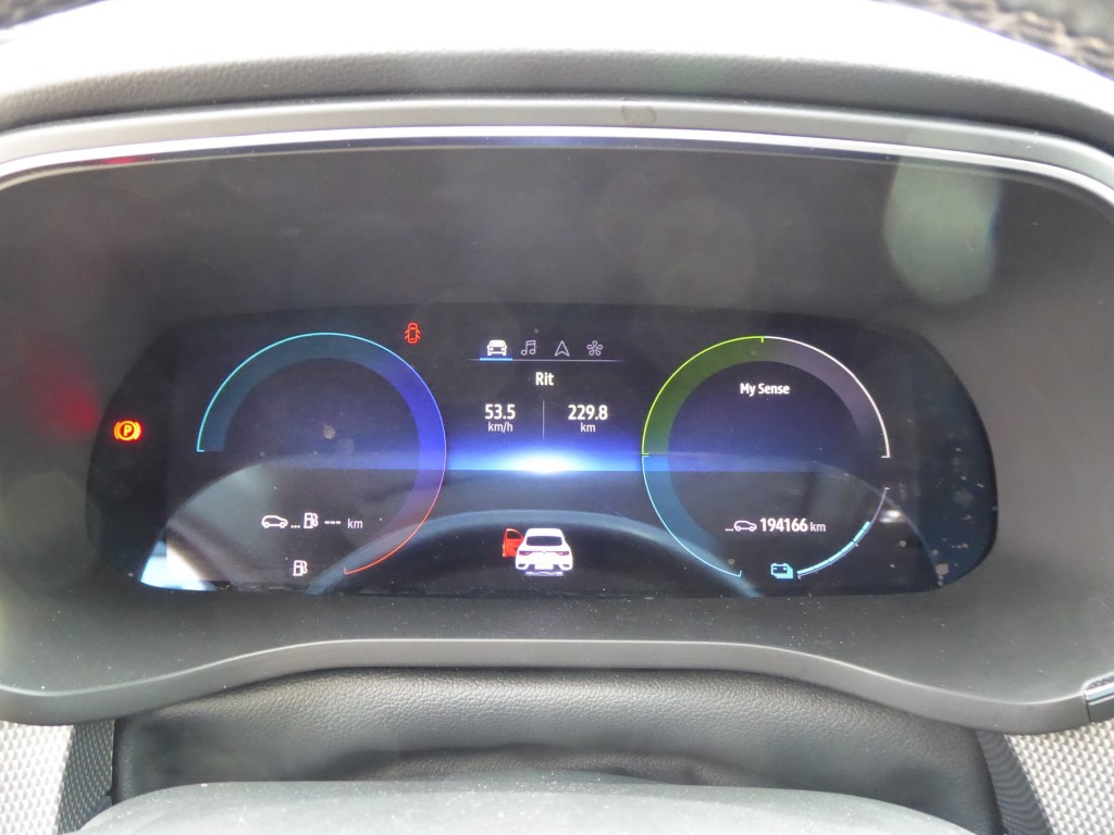 RENAULT-ARKANA-1.6 E-Tech Hybrid 145 Intens
