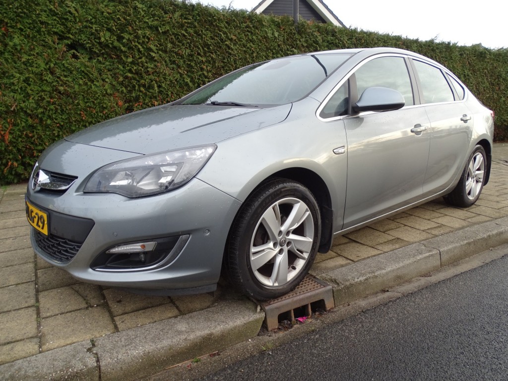 OPEL-ASTRA-1.4 Turbo Cosmo-Navi-cruise-Blth-Pdc-Trekhaak-leer