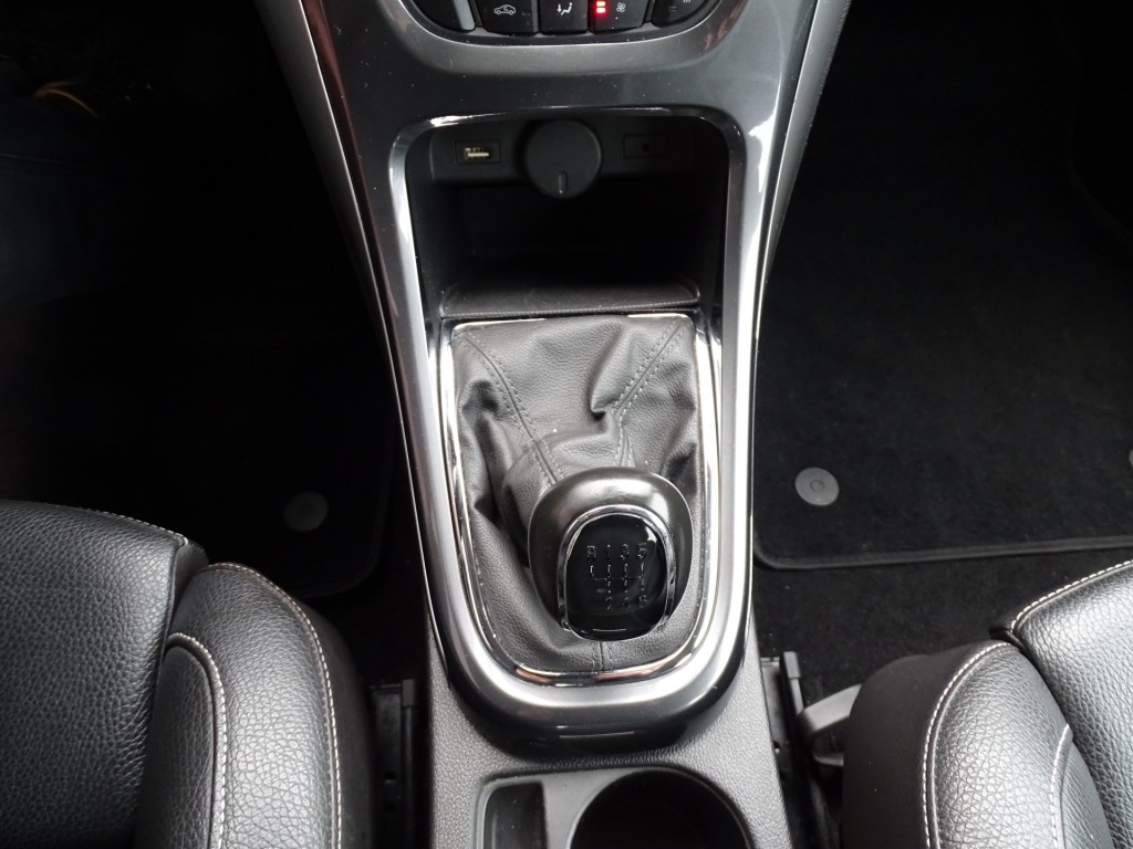 OPEL-ASTRA-1.4 Turbo Cosmo-Navi-cruise-Blth-Pdc-Trekhaak-leer