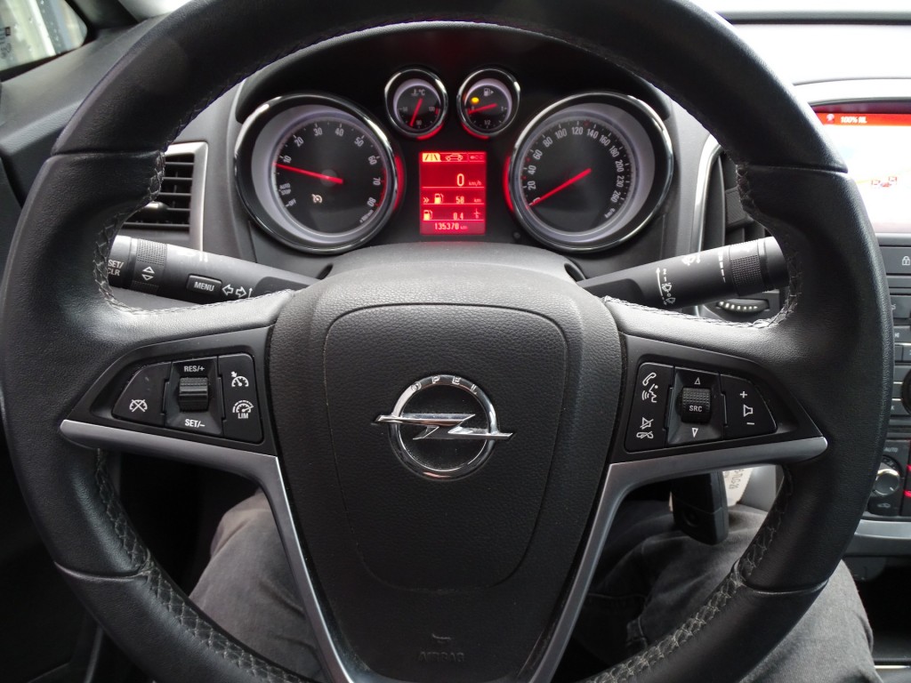OPEL-ASTRA-1.4 Turbo Cosmo-Navi-cruise-Blth-Pdc-Trekhaak-leer