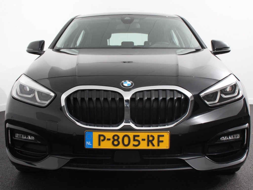 BMW-1-SERIE-118i Automaat High Executive   Navigatie   Apple Carplay/Android Auto   Parkeersensoren   Virtual Cockpit   Stoelverwarming   Cr