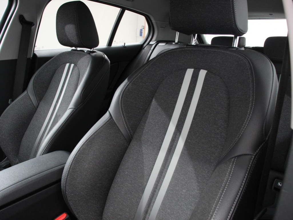 BMW-1-SERIE-118i Automaat High Executive   Navigatie   Apple Carplay/Android Auto   Parkeersensoren   Virtual Cockpit   Stoelverwarming   Cr