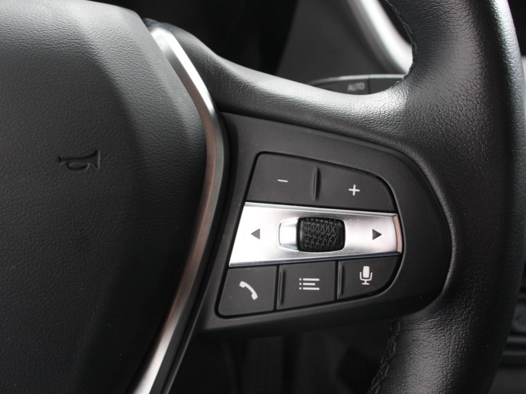 BMW-1-SERIE-118i Automaat High Executive   Navigatie   Apple Carplay/Android Auto   Parkeersensoren   Virtual Cockpit   Stoelverwarming   Cr