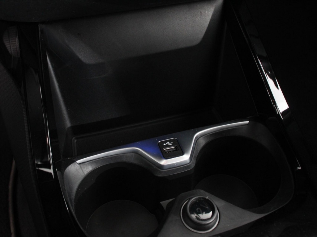 BMW-1-SERIE-118i Automaat High Executive   Navigatie   Apple Carplay/Android Auto   Parkeersensoren   Virtual Cockpit   Stoelverwarming   Cr