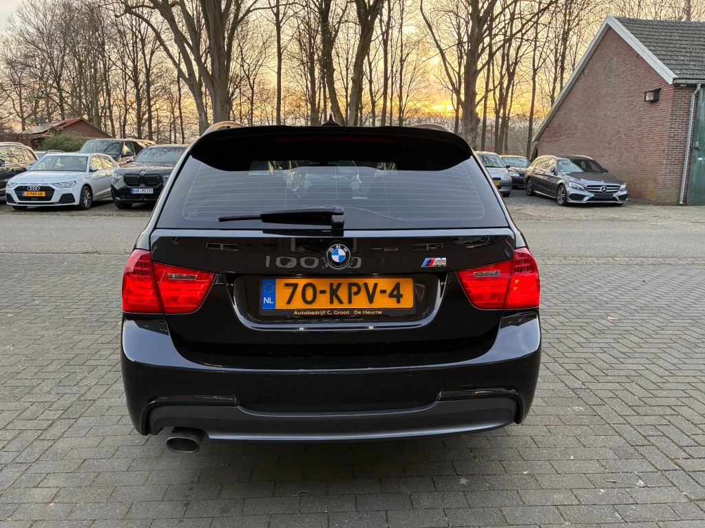 BMW-3-SERIE-318I M-SPORT! ZEER NETTE AUTO!