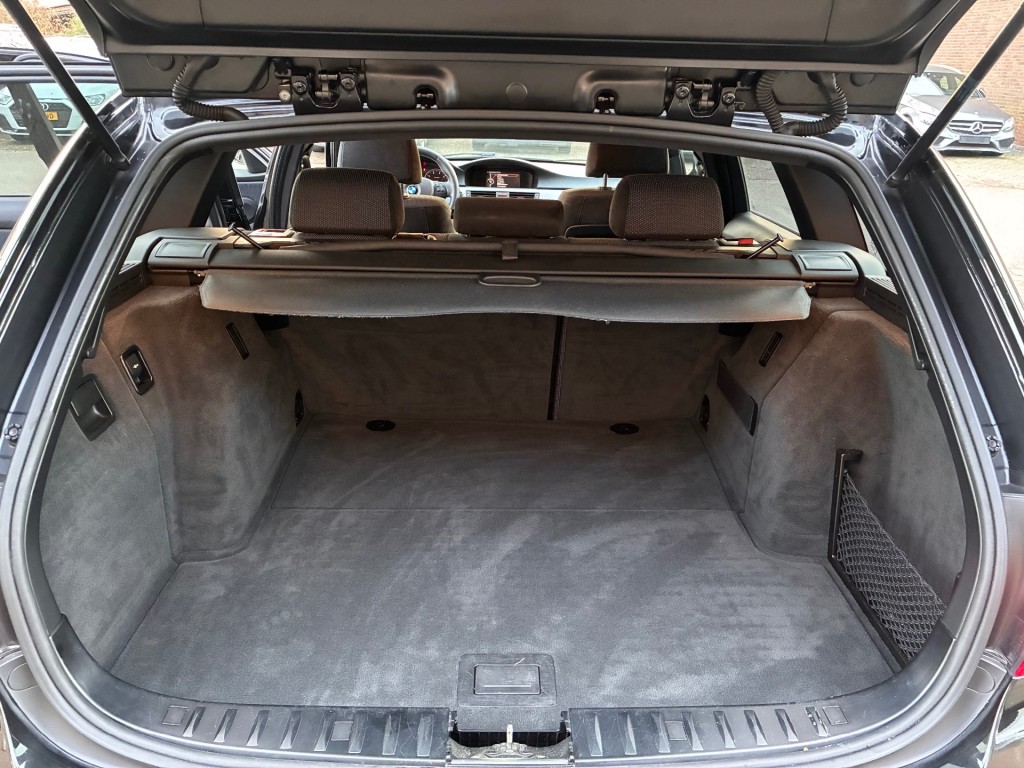 BMW-3-SERIE-318I M-SPORT! ZEER NETTE AUTO!