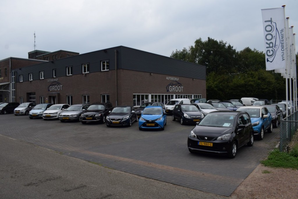 BMW-3-SERIE-318I M-SPORT! ZEER NETTE AUTO!