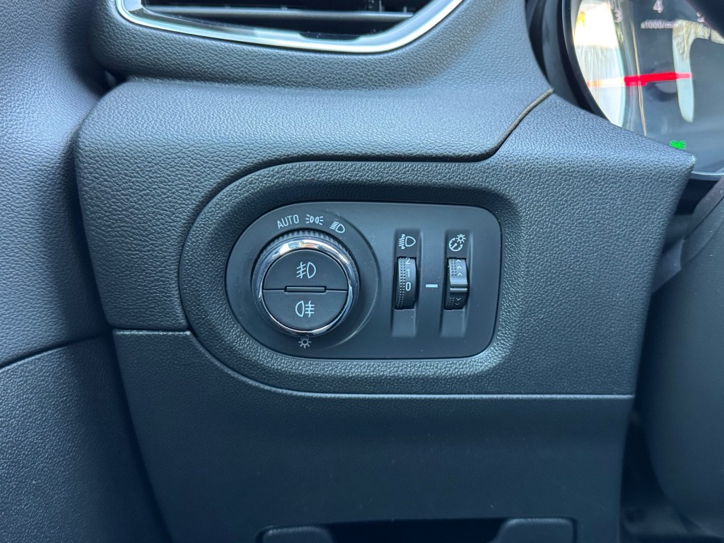 OPEL-GRANDLAND X-1.2 Turbo Edition 130pk - camera - navi - stuur verwarming