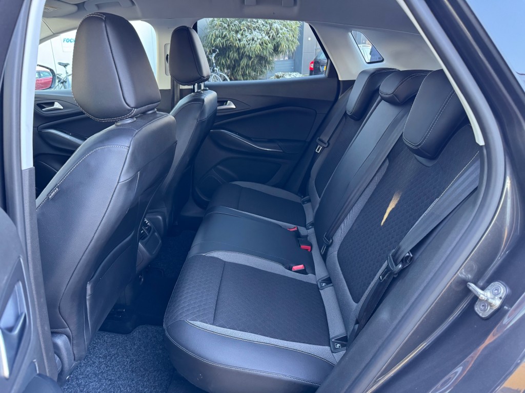 OPEL-GRANDLAND X-1.2 Turbo Edition 130pk - camera - navi - stuur verwarming