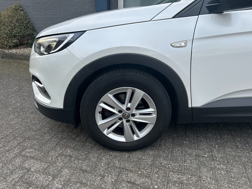 OPEL-GRANDLAND X-1.2 TURBO BUSINESS EDITION