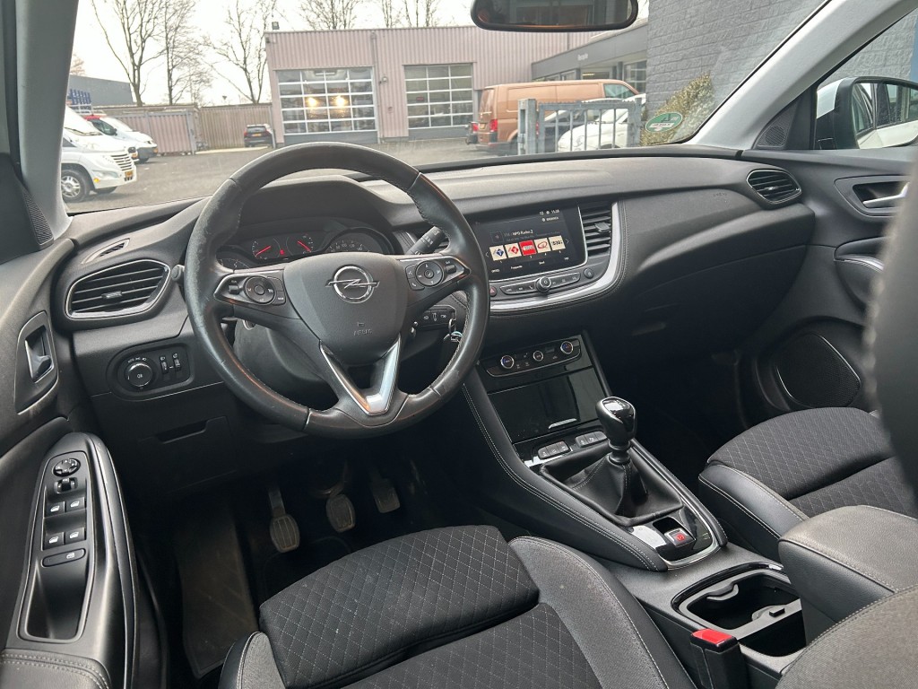 OPEL-GRANDLAND X-1.2 TURBO BUSINESS EDITION