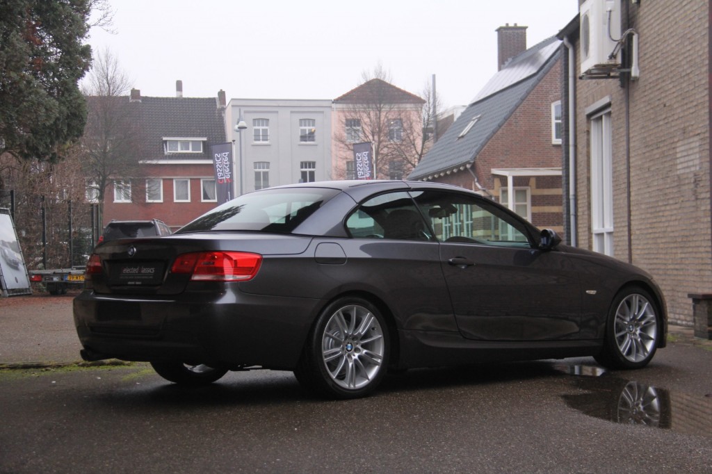 BMW-3-SERIE-330i High. Ex. M pakket Automaat / top staat / volledige historie