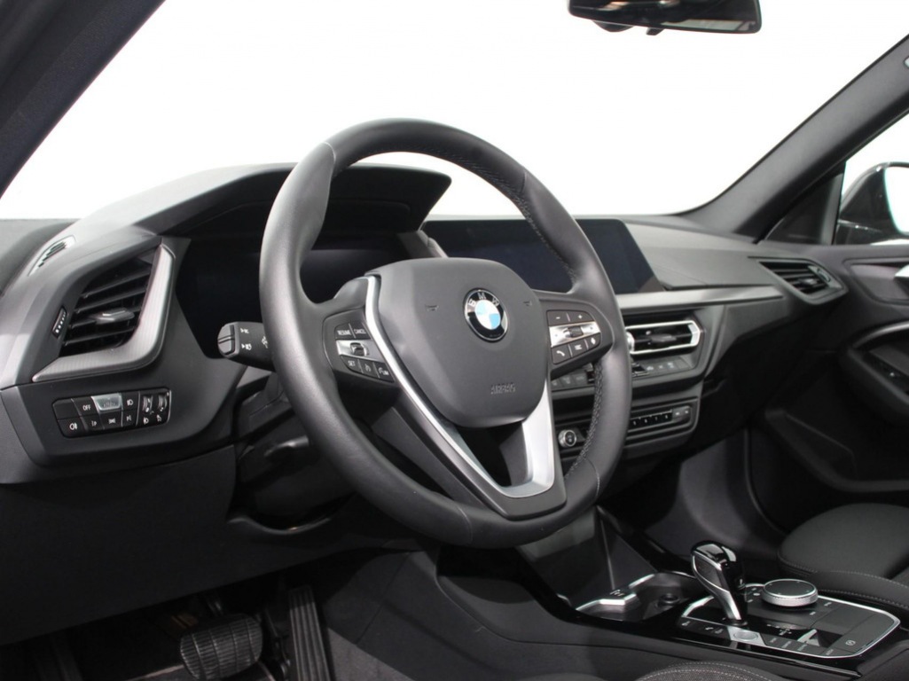 BMW-2-SERIE GRAN COUPE-218i Automaat Introduction Edition    Panorama dak   Camera   Navigatie   Lichtmetalen velgen   Parkeer sensoren   Climate Contr