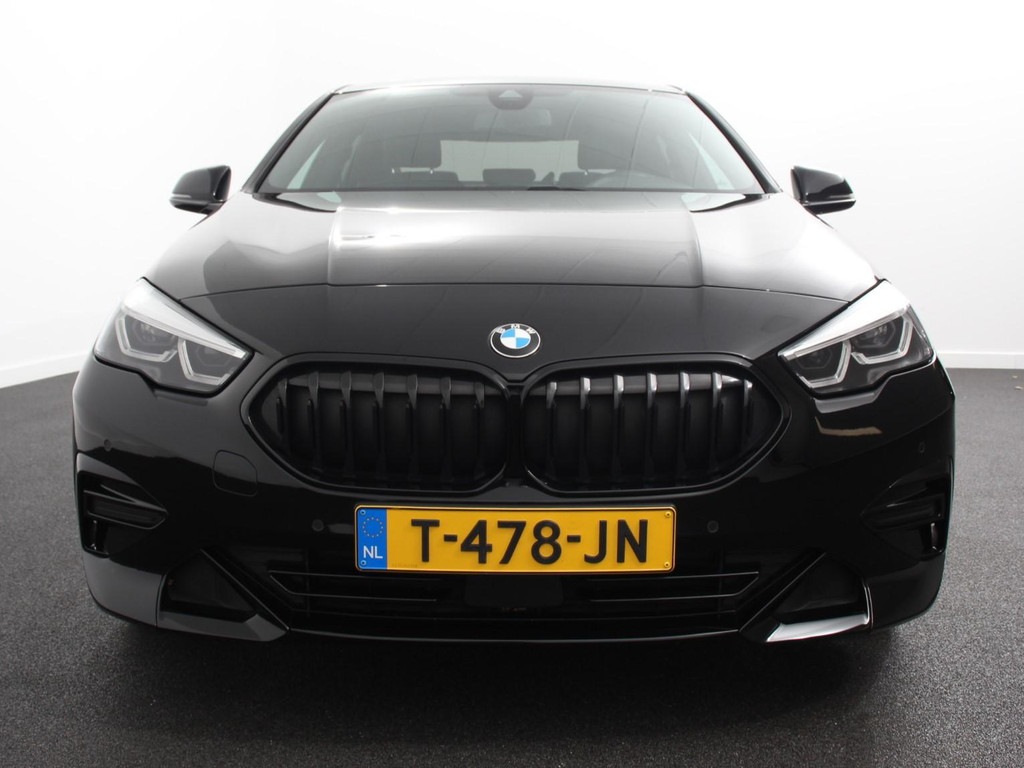 BMW-2-SERIE GRAN COUPE-218i Automaat Introduction Edition    Panorama dak   Camera   Navigatie   Lichtmetalen velgen   Parkeer sensoren   Climate Contr
