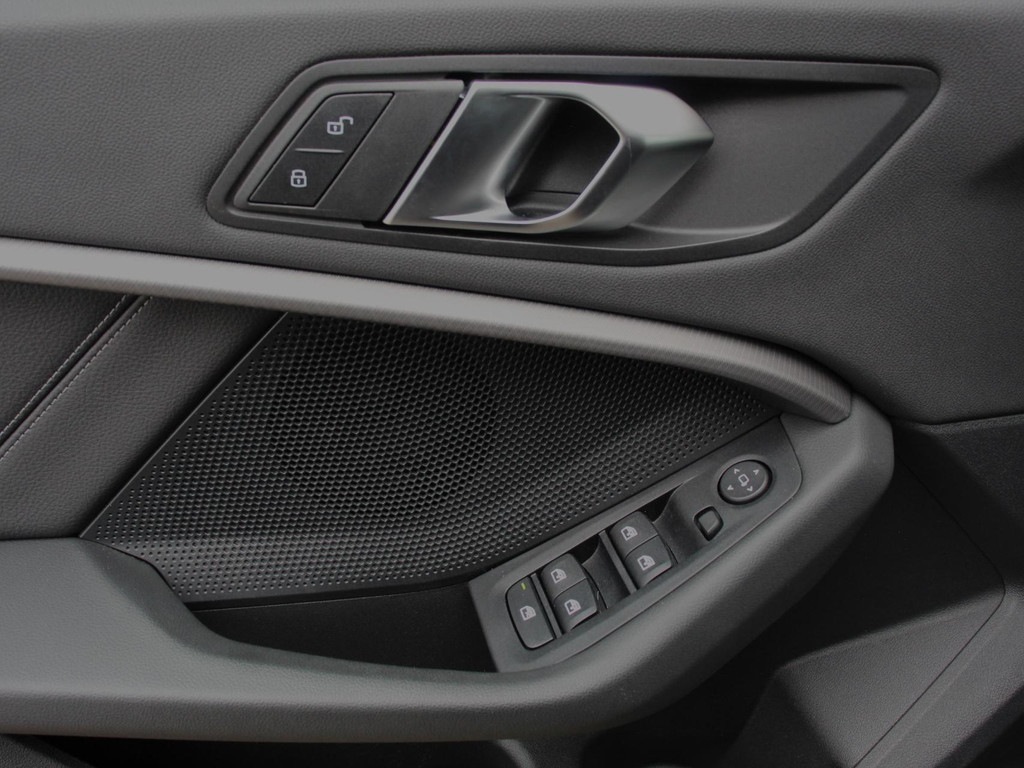 BMW-2-SERIE GRAN COUPE-218i Automaat Introduction Edition    Panorama dak   Camera   Navigatie   Lichtmetalen velgen   Parkeer sensoren   Climate Contr