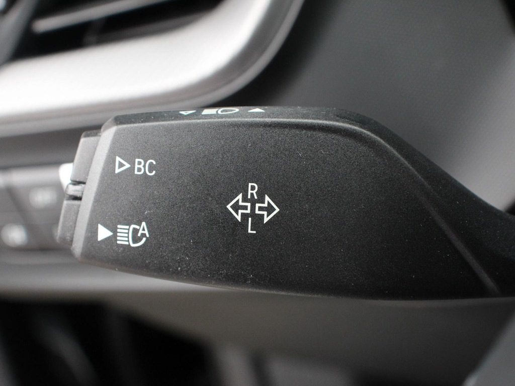 BMW-2-SERIE GRAN COUPE-218i Automaat Introduction Edition    Panorama dak   Camera   Navigatie   Lichtmetalen velgen   Parkeer sensoren   Climate Contr