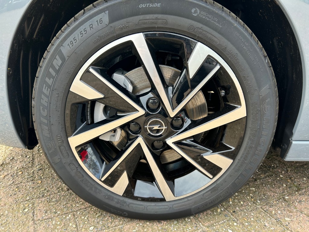 OPEL-CORSA-GS 1.2 TURBO 100PK CAMERA/LED KOPLAMPEN/NAVIA VIA APPLE&ANDROID/