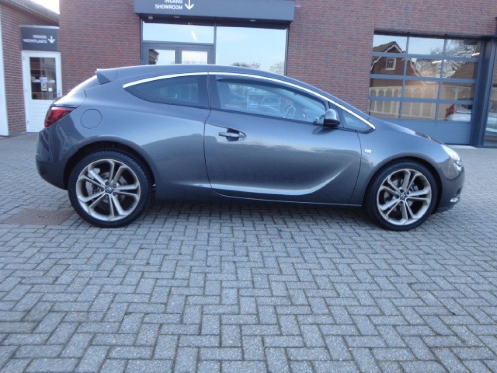 OPEL-ASTRA-1.4 Turbo Sport140PK Navi ,Pdc V-A ,Lmv
