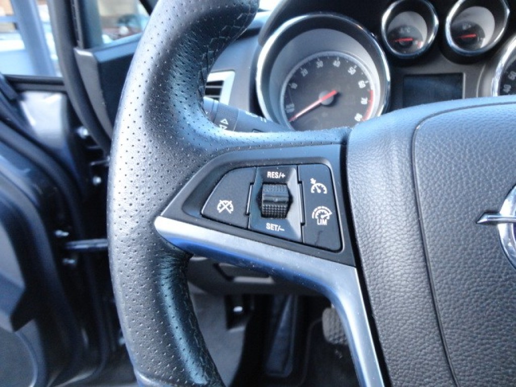 OPEL-ASTRA-1.4 Turbo Sport140PK Navi ,Pdc V-A ,Lmv