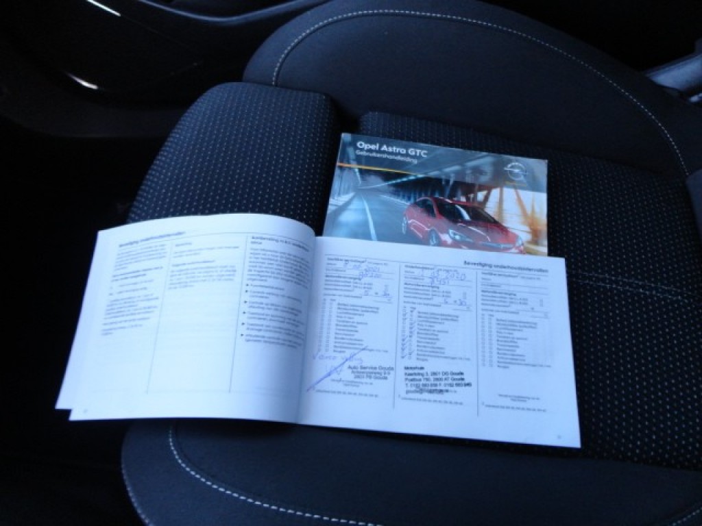 OPEL-ASTRA-1.4 Turbo Sport140PK Navi ,Pdc V-A ,Lmv