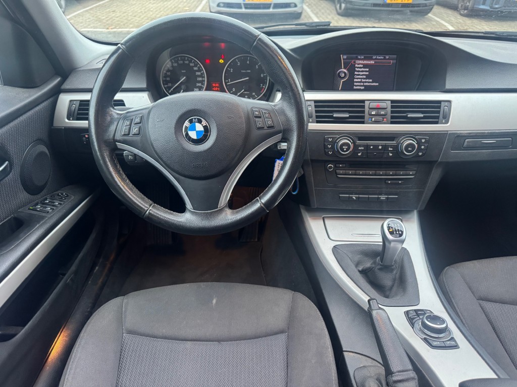 BMW-3-SERIE-320i High Exe CLIMA NAVI PANO RIJDT GOED APK 8-2026