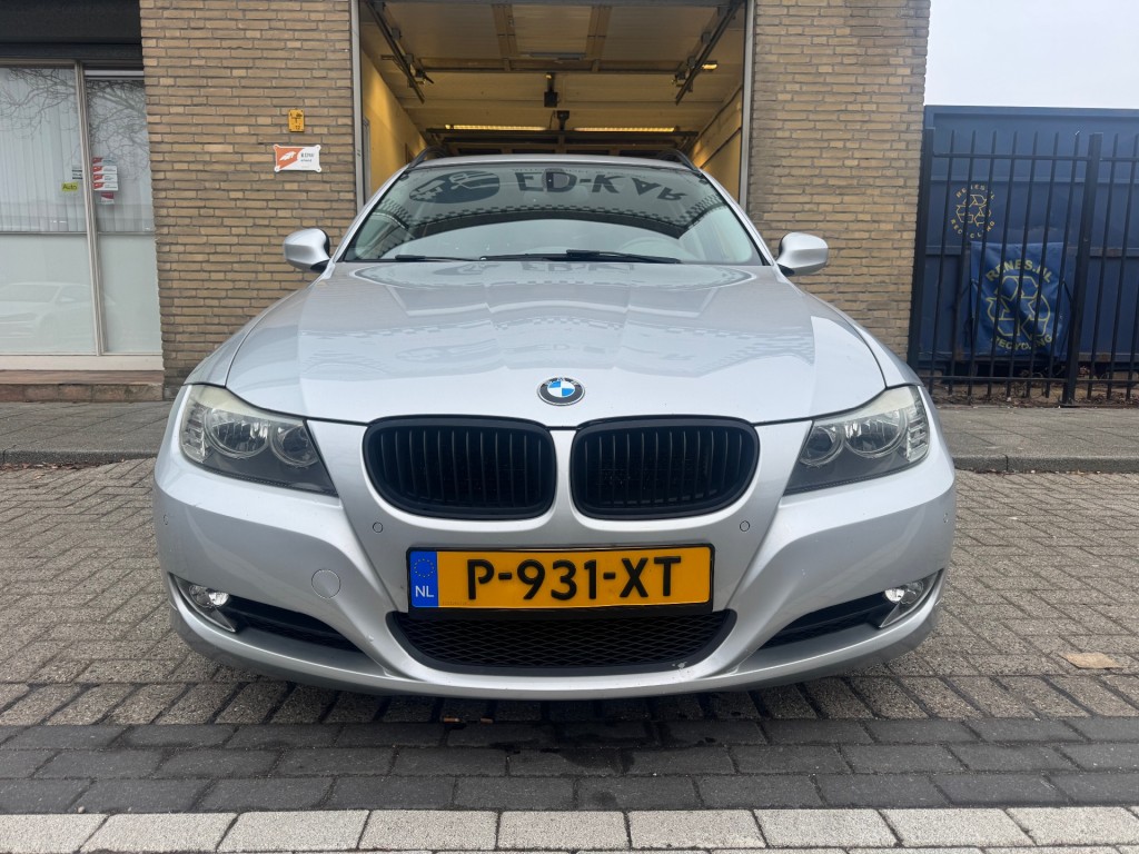 BMW-3-SERIE-320i High Exe CLIMA NAVI PANO RIJDT GOED APK 8-2026