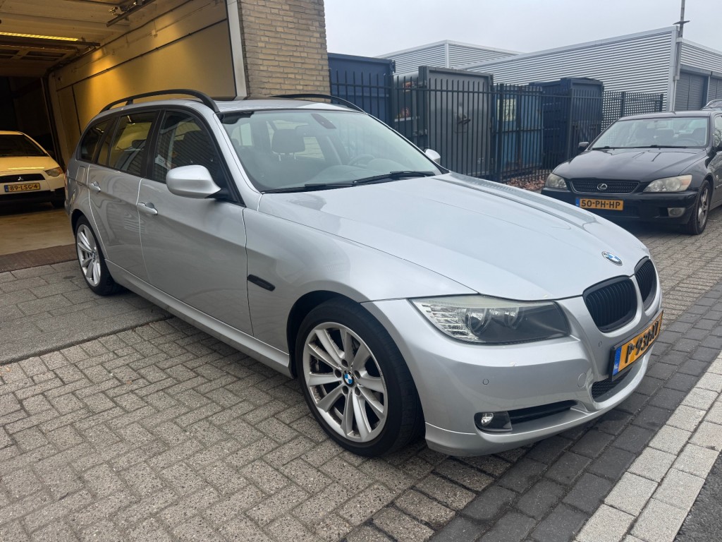 BMW-3-SERIE-320i High Exe CLIMA NAVI PANO RIJDT GOED APK 8-2026