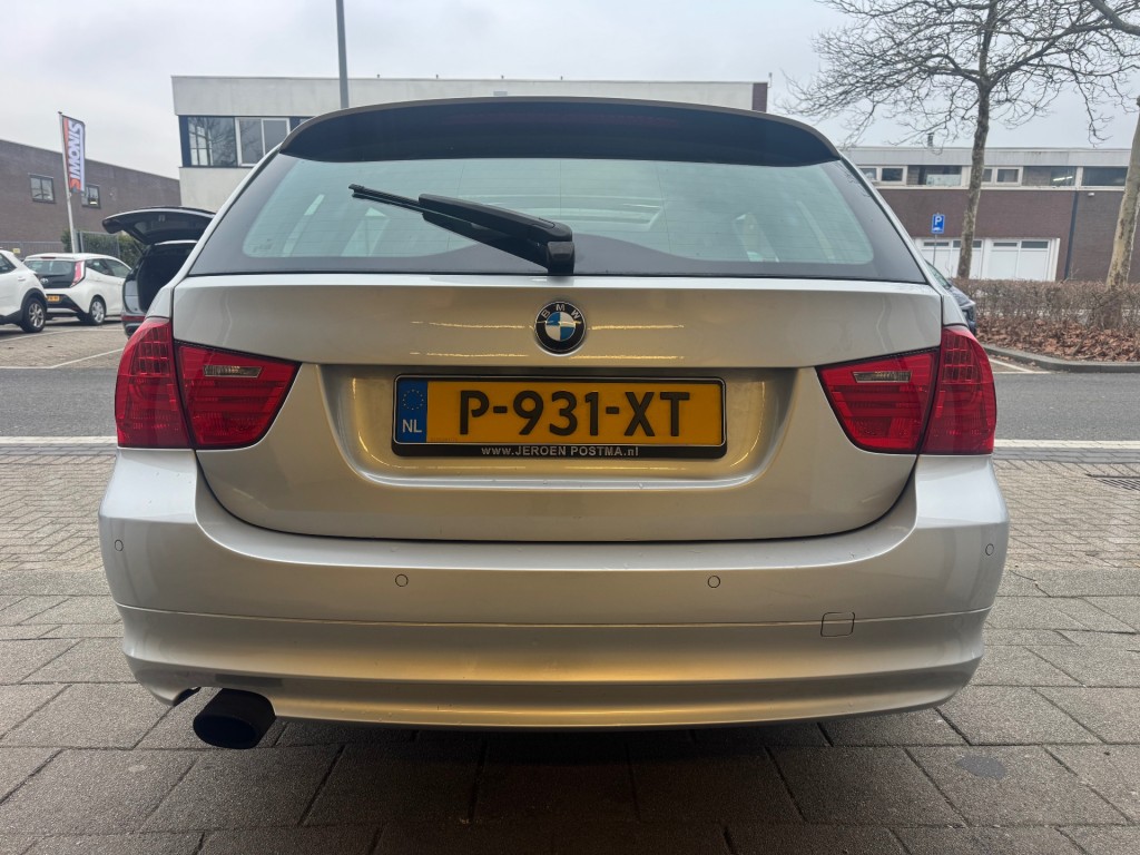 BMW-3-SERIE-320i High Exe CLIMA NAVI PANO RIJDT GOED APK 8-2026