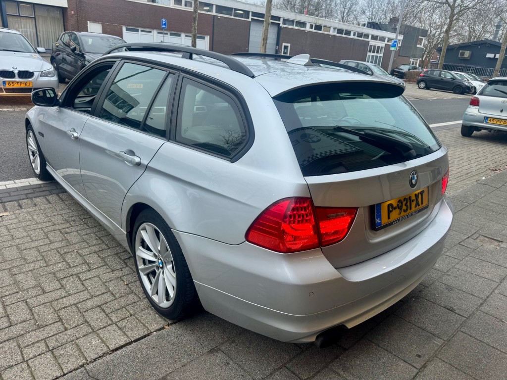 BMW-3-SERIE-320i High Exe CLIMA NAVI PANO RIJDT GOED APK 8-2026