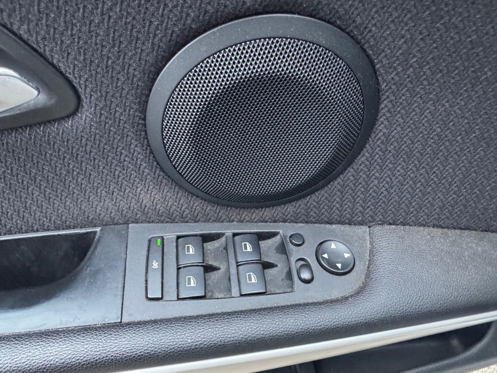 BMW-3-SERIE-320i High Exe CLIMA NAVI PANO RIJDT GOED APK 8-2026