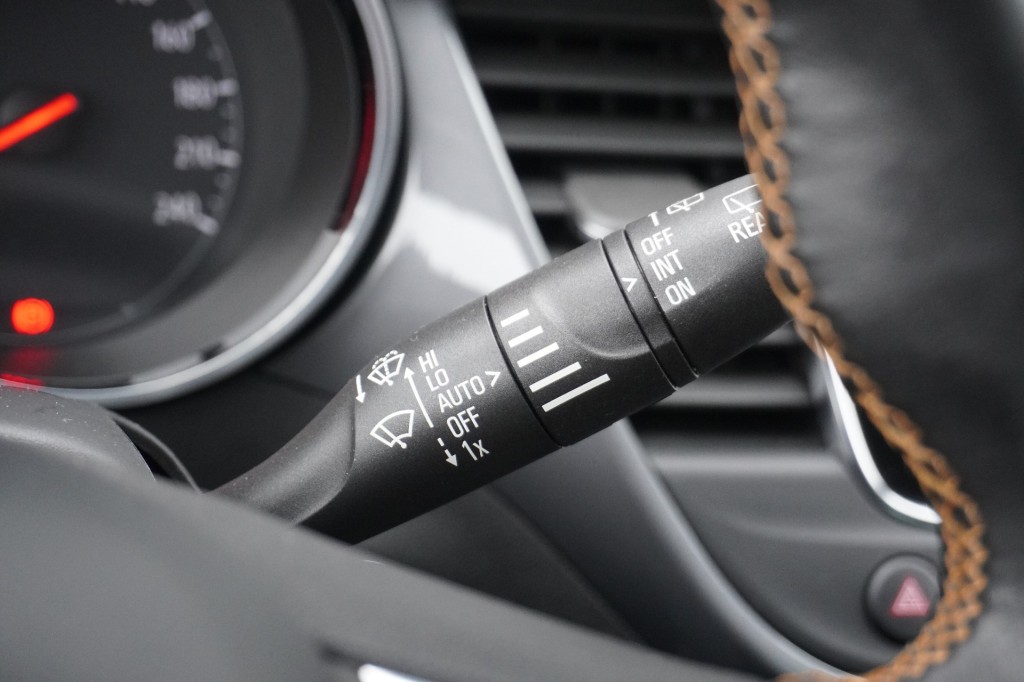 OPEL-CROSSLAND X-1.2 Turbo 110pk Innovation / Camera / Stoel- en stuurverwarming / Navi