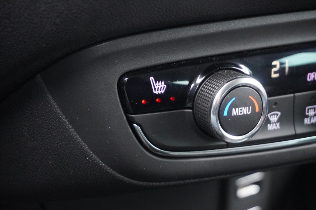 OPEL-CROSSLAND X-1.2 Turbo 110pk Innovation / Camera / Stoel- en stuurverwarming / Navi