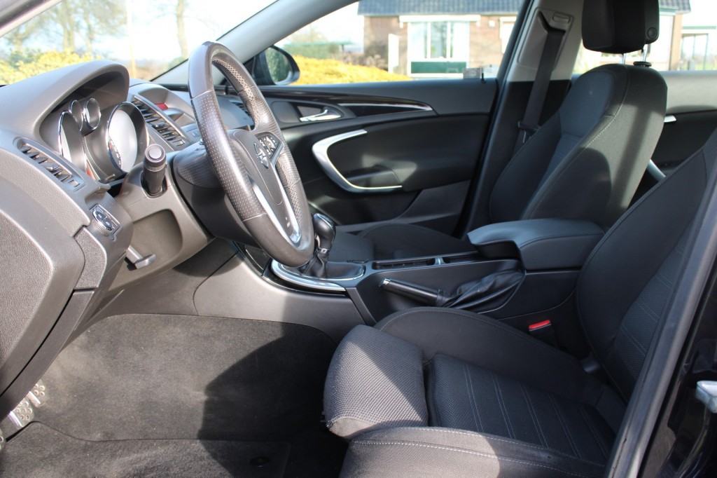 OPEL-INSIGNIA-1.6 T 179pk Sport 4-drs ECC/Cruise/PDC/Bluetooth/Trekhaak