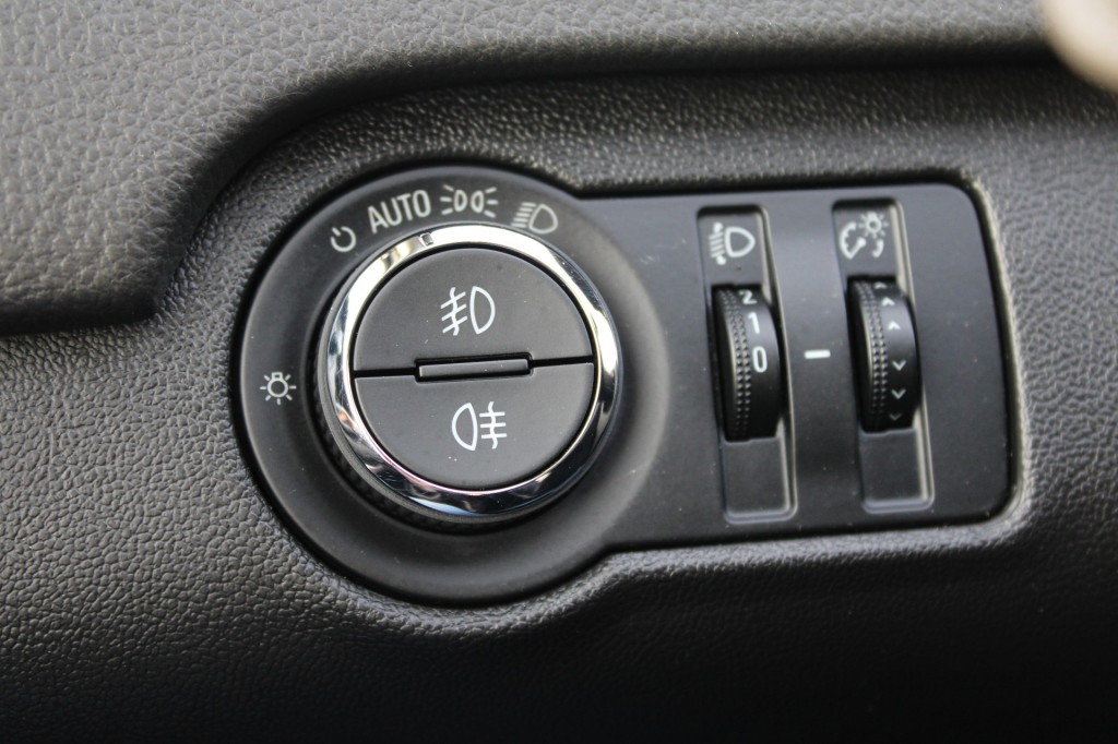 OPEL-INSIGNIA-1.6 T 179pk Sport 4-drs ECC/Cruise/PDC/Bluetooth/Trekhaak