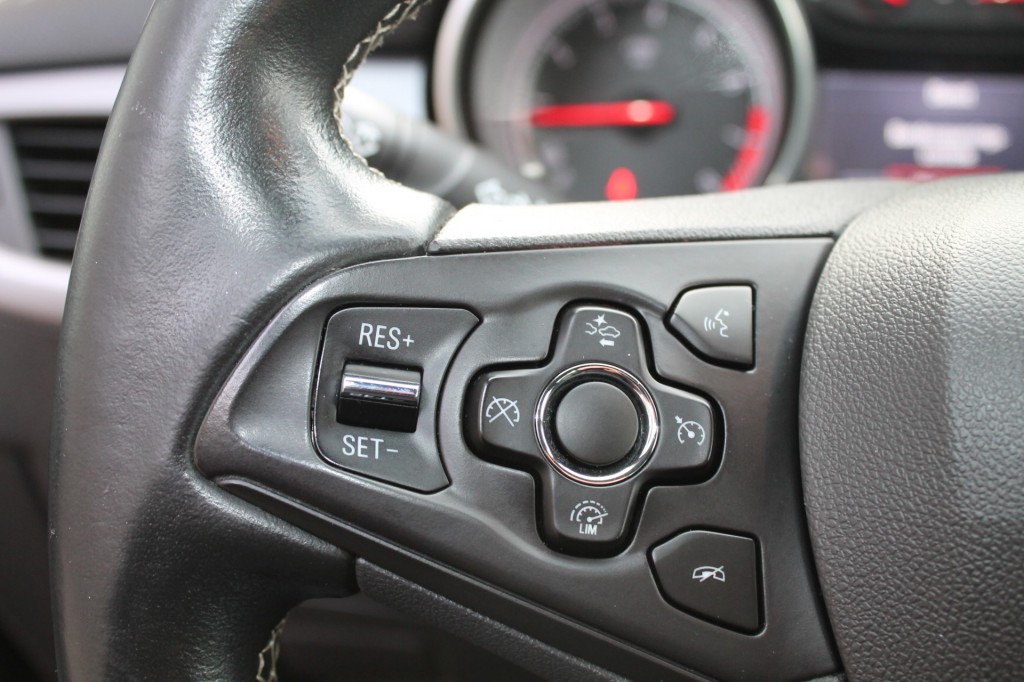 OPEL-ASTRA-EDITION CRUISE NAVI STUURVERWARMING STOELVERWARMING