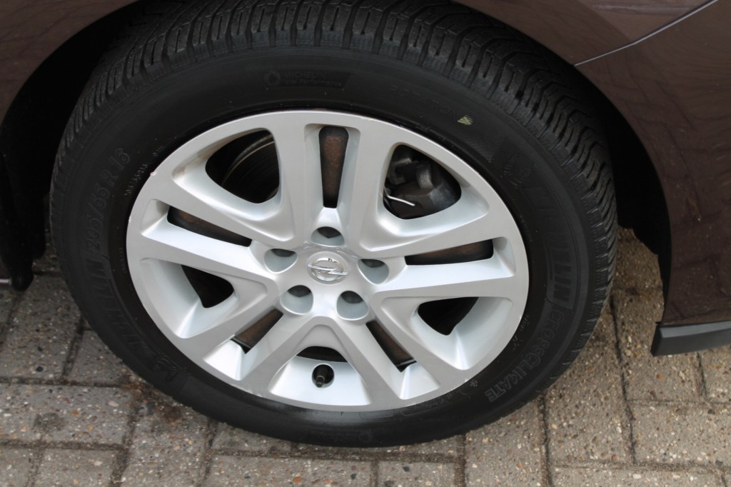 OPEL-ASTRA-EDITION CRUISE NAVI STUURVERWARMING STOELVERWARMING