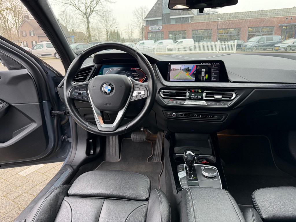 BMW-1-SERIE-118I 140pk Automaat Panodak Navi Camera Leer Led Airco(ECC)