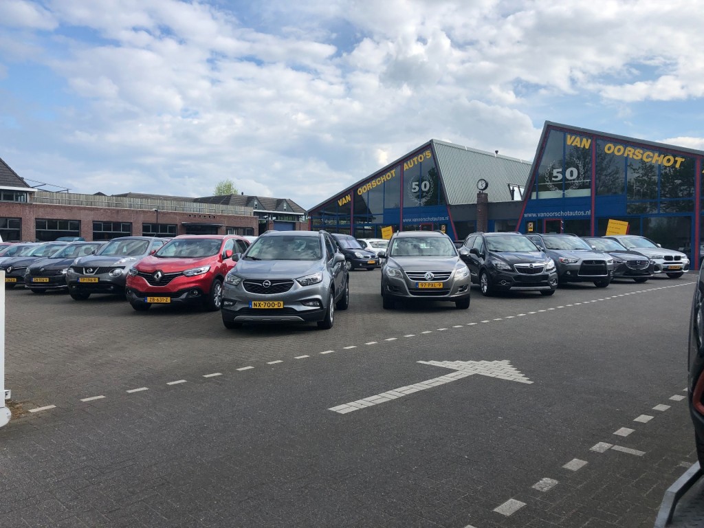 BMW-1-SERIE-118I 140pk Automaat Panodak Navi Camera Leer Led Airco(ECC)