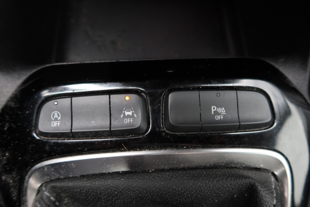 OPEL-CORSA-1.2 Edition 5drs. Airco, Carplay, Cruise, PDC, LM-velgen + Winterset extra