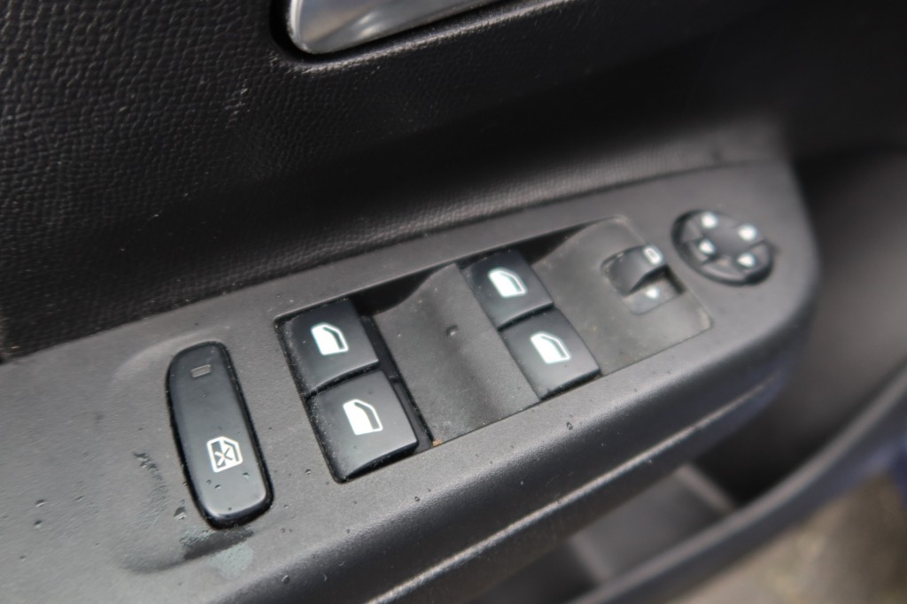 OPEL-CORSA-1.2 Edition 5drs. Airco, Carplay, Cruise, PDC, LM-velgen + Winterset extra