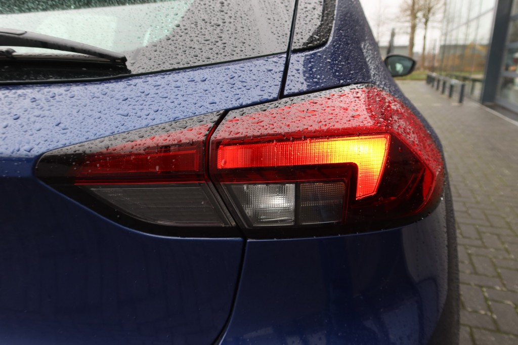 OPEL-CORSA-1.2 Edition 5drs. Airco, Carplay, Cruise, PDC, LM-velgen + Winterset extra