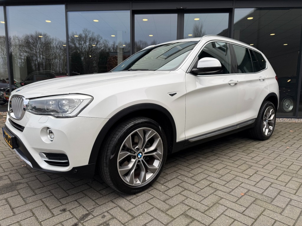 BMW-X3-sDrive20i High Exe,SportLeer,Xenon,Elekt Trekhk,NaviPro,Dealer OH,Stoelverw