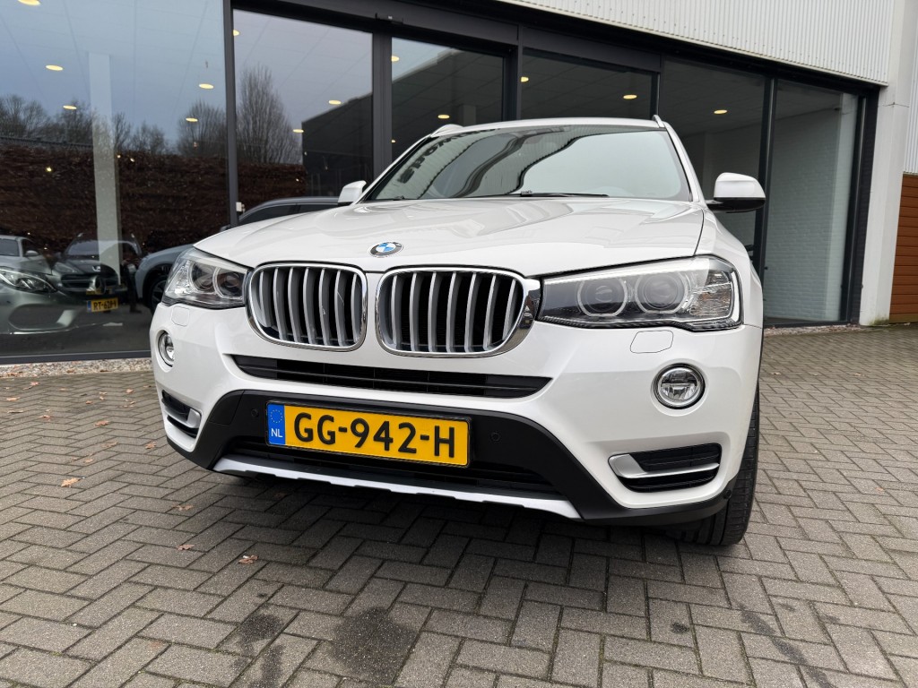 BMW-X3-sDrive20i High Exe,SportLeer,Xenon,Elekt Trekhk,NaviPro,Dealer OH,Stoelverw