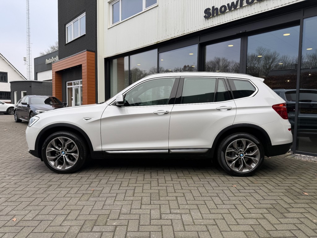 BMW-X3-sDrive20i High Exe,SportLeer,Xenon,Elekt Trekhk,NaviPro,Dealer OH,Stoelverw
