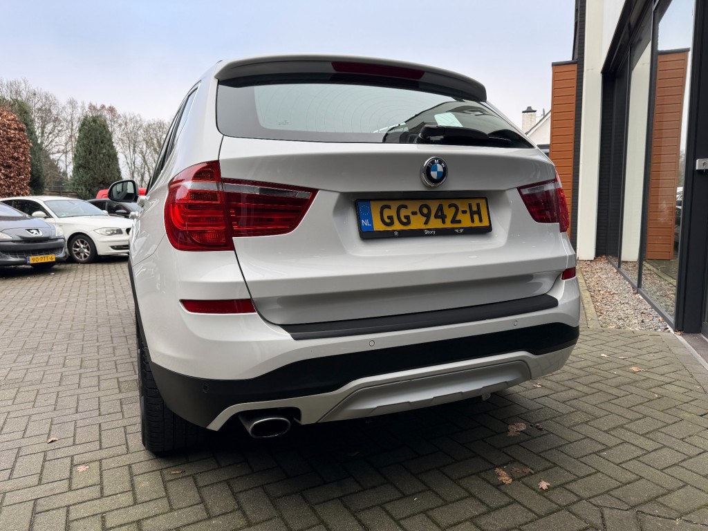 BMW-X3-sDrive20i High Exe,SportLeer,Xenon,Elekt Trekhk,NaviPro,Dealer OH,Stoelverw