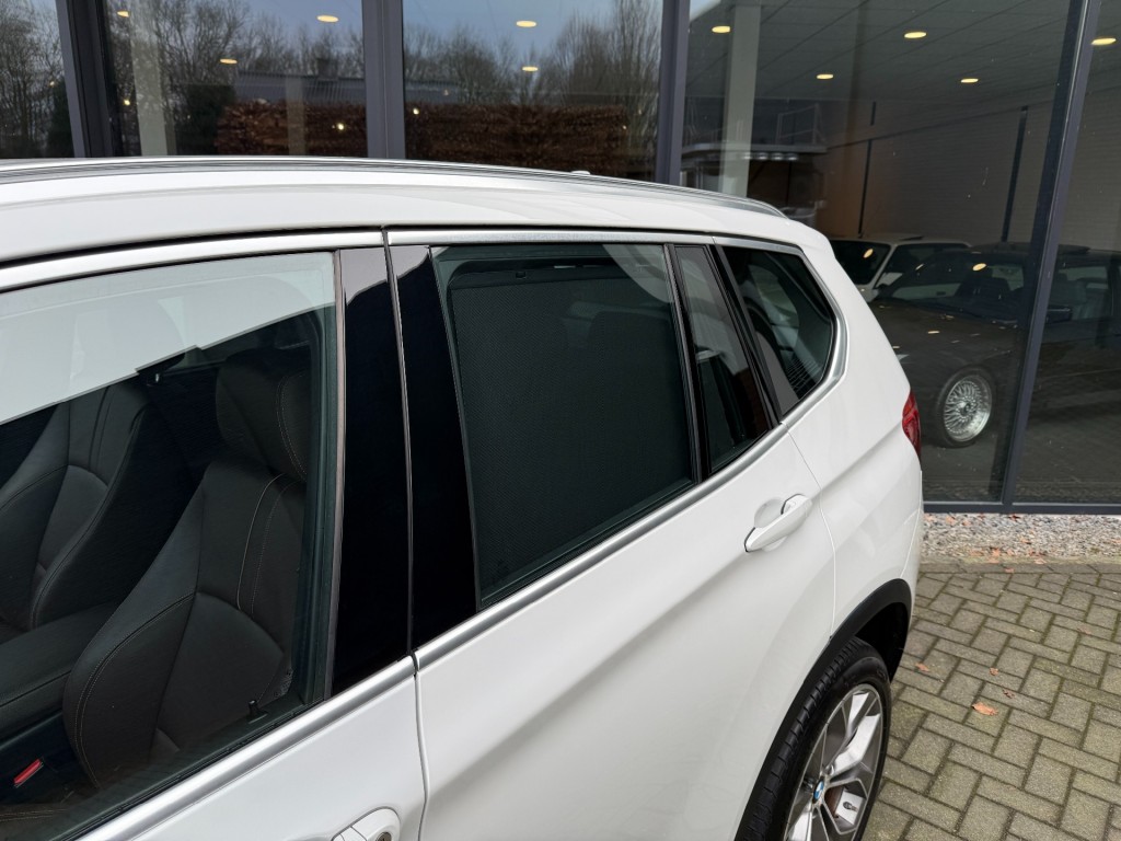 BMW-X3-sDrive20i High Exe,SportLeer,Xenon,Elekt Trekhk,NaviPro,Dealer OH,Stoelverw